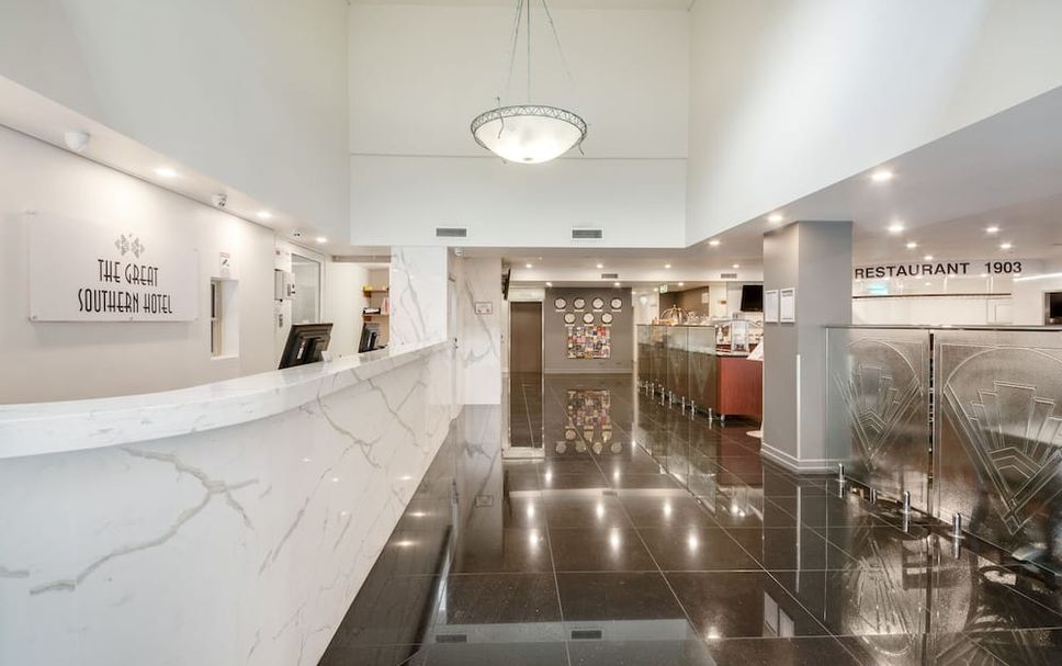 แผนกต้อนรับส่วนหน้า รูปภาพ