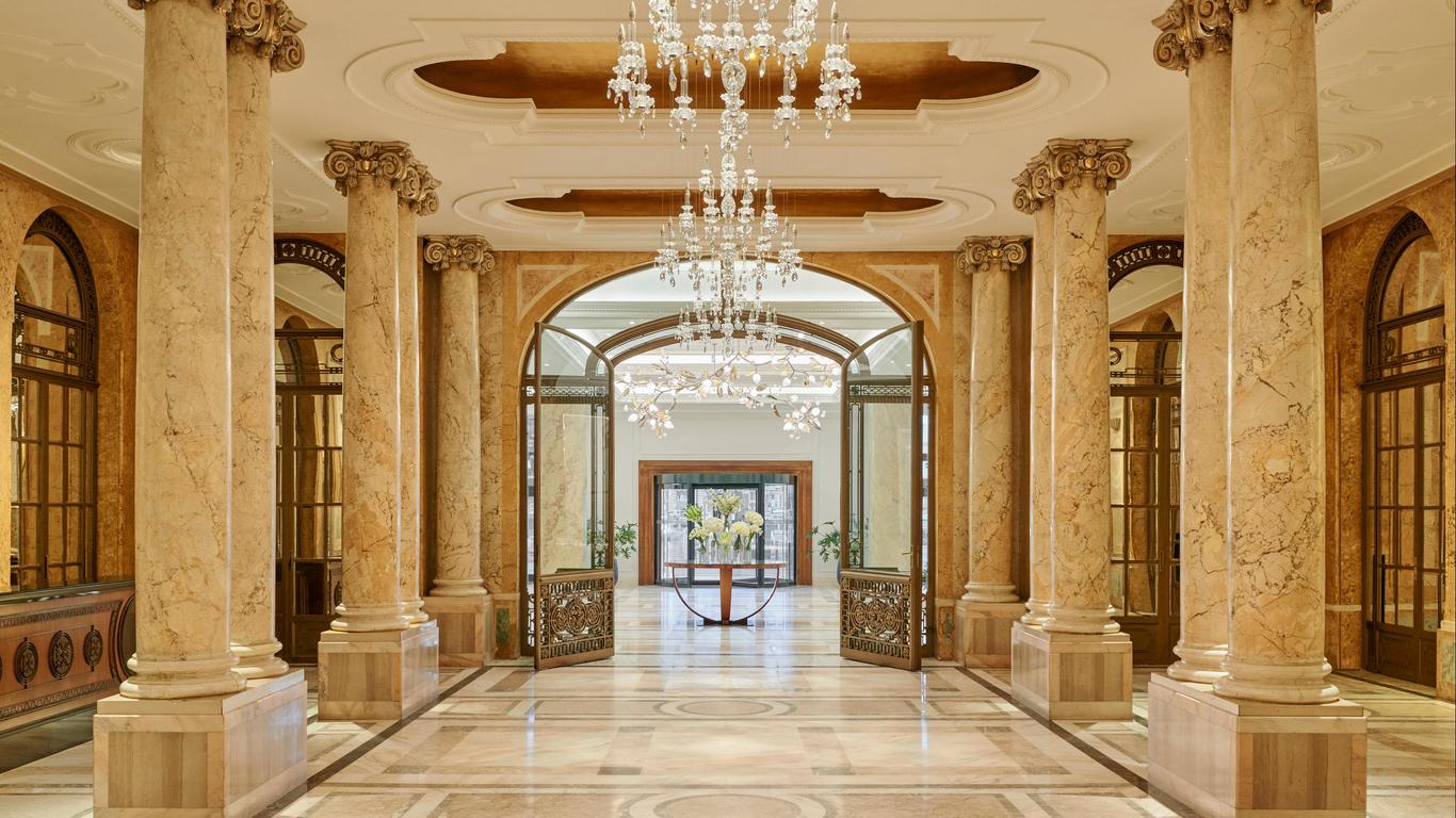 InterContinental Athenee Palace Bucharest, an IHG Hotel อินเตอร์คอนติเนนตัล อะทีนี พาเลซ บูคาเรสต์, โรงแรม IHG