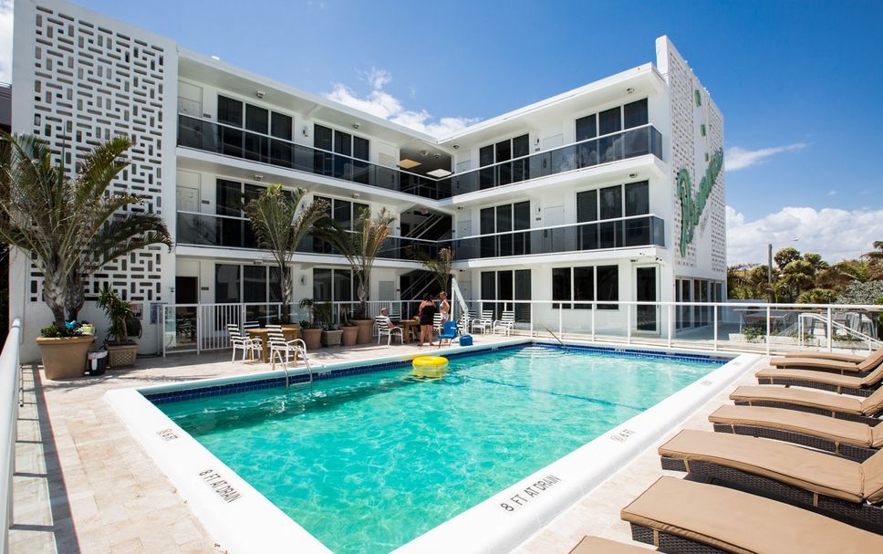 สระว่ายน้ำ รูปภาพ