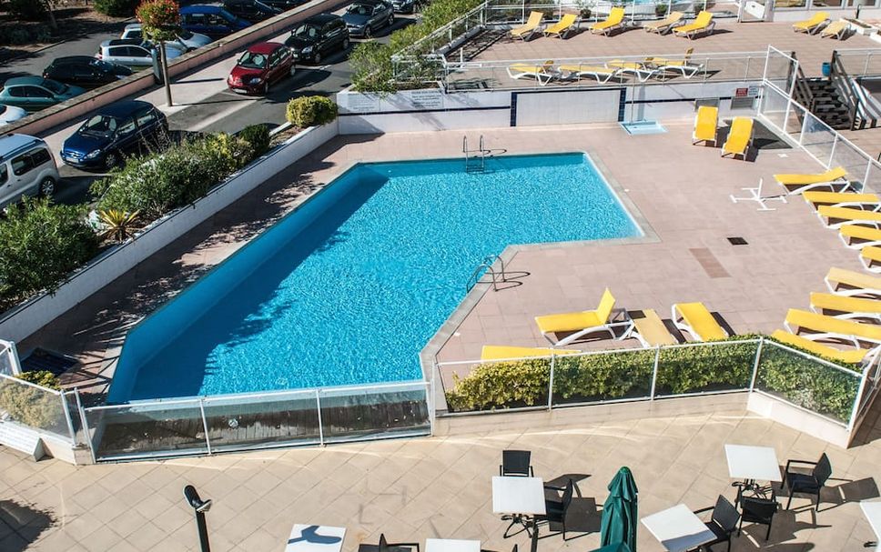 สระว่ายน้ำ รูปภาพ