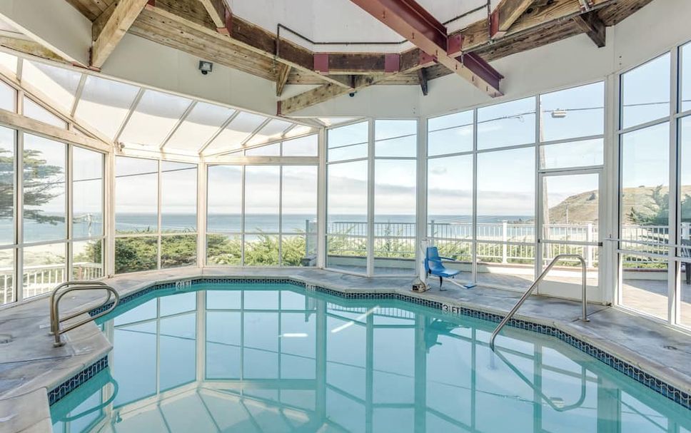 สระว่ายน้ำ รูปภาพ