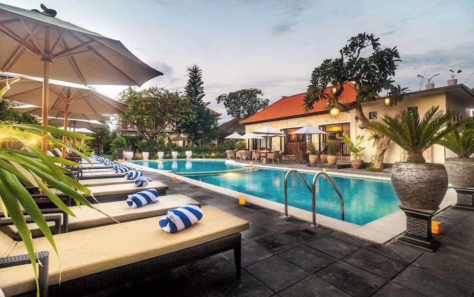 สระว่ายน้ำ รูปภาพ