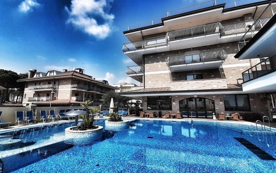 สระว่ายน้ำ รูปภาพ