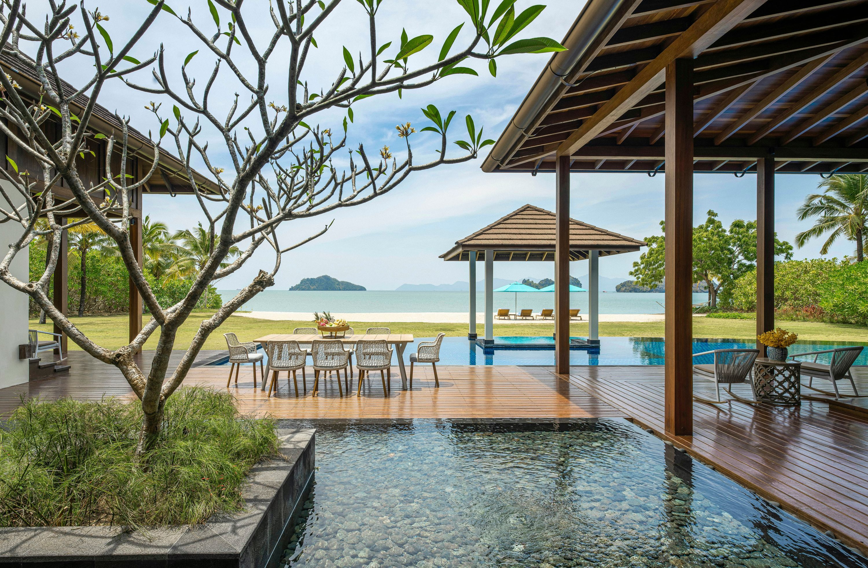 สระว่ายน้ำ