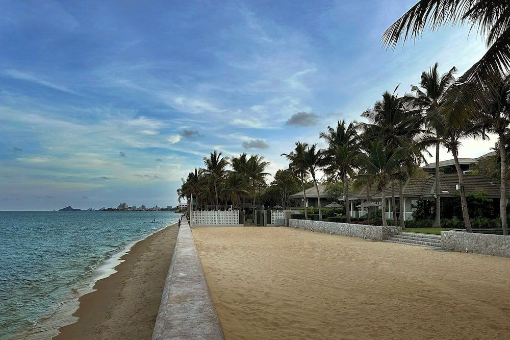 ชายหาด