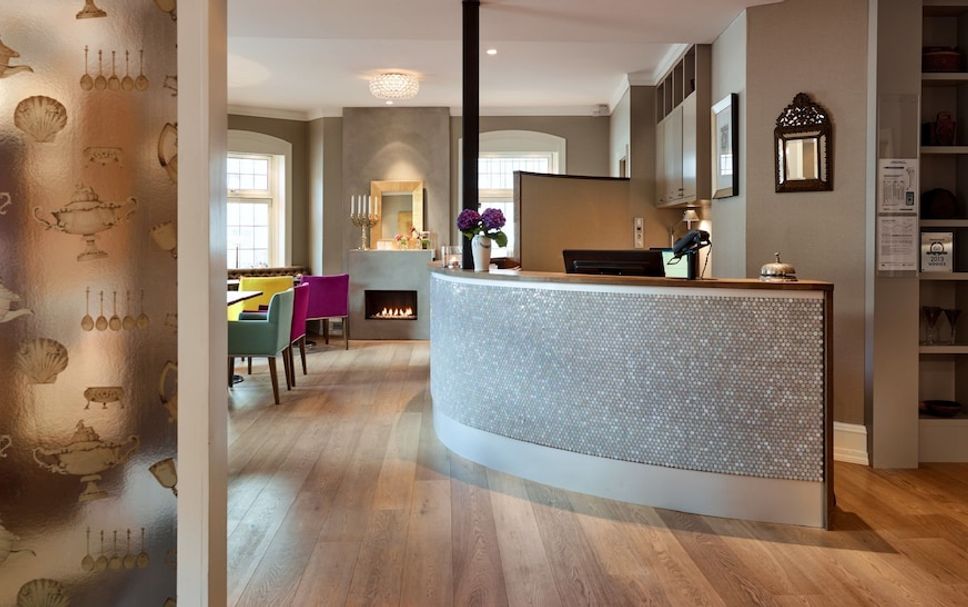 แผนกต้อนรับส่วนหน้า รูปภาพ