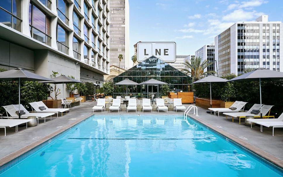 สระว่ายน้ำ รูปภาพ