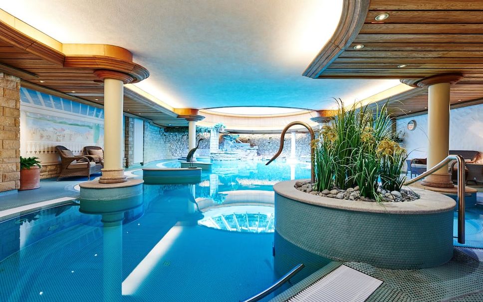 สระว่ายน้ำ รูปภาพ