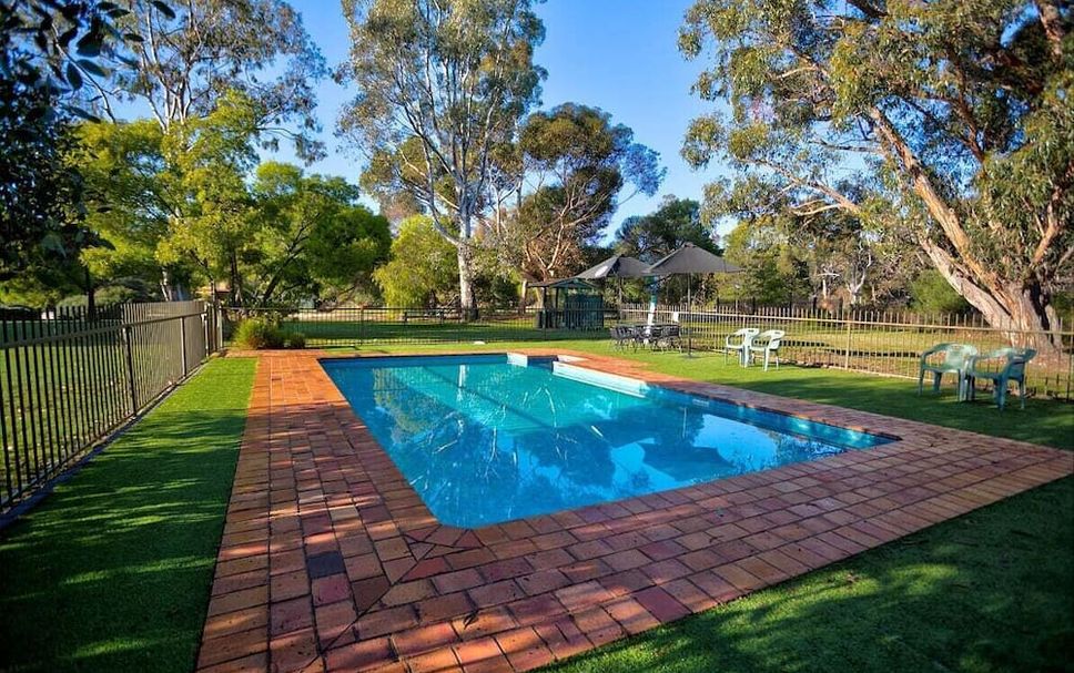 สระว่ายน้ำ รูปภาพ