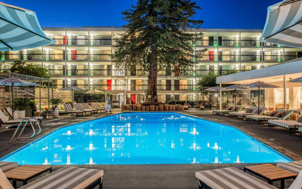 สระว่ายน้ำ รูปภาพ