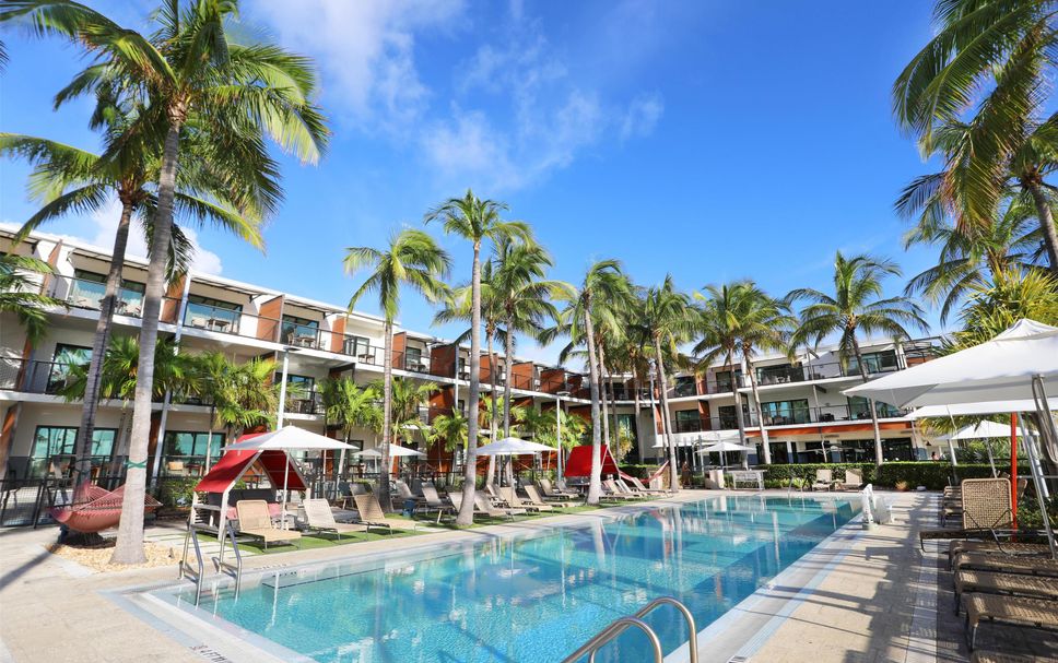 สระว่ายน้ำ รูปภาพ