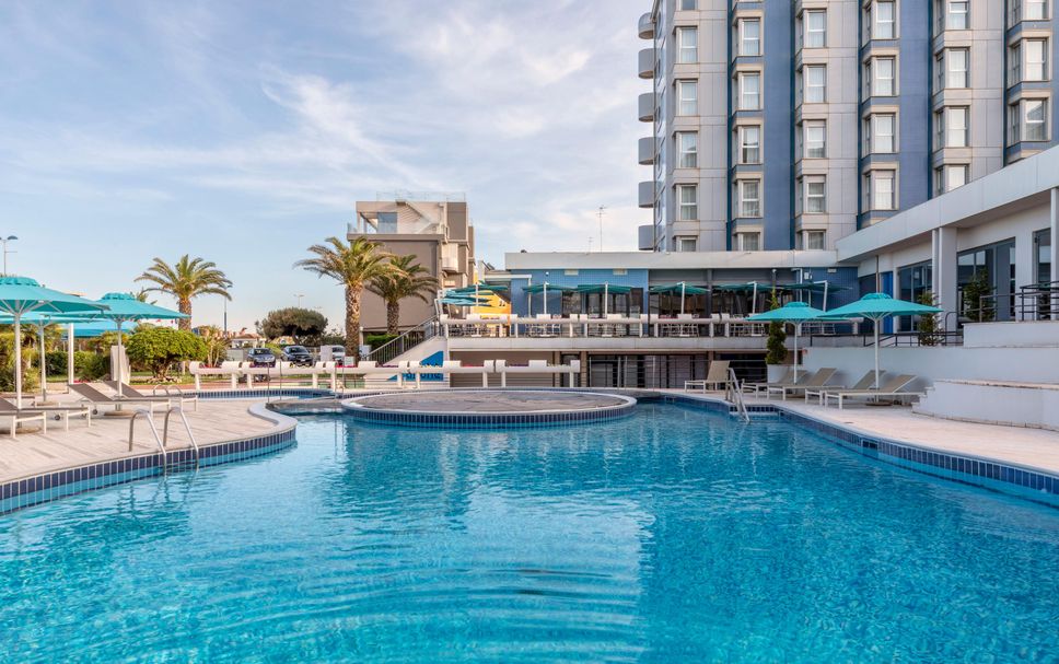 สระว่ายน้ำ รูปภาพ