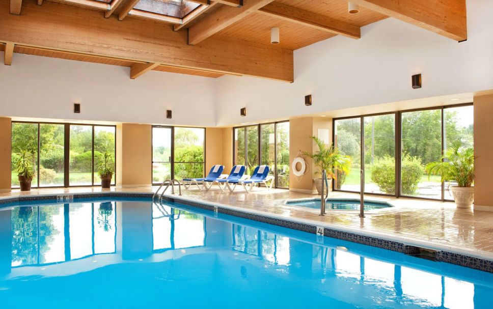 สระว่ายน้ำ รูปภาพ