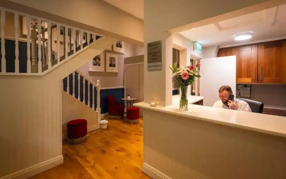 แผนกต้อนรับส่วนหน้า รูปภาพ