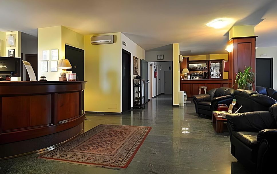 แผนกต้อนรับส่วนหน้า รูปภาพ