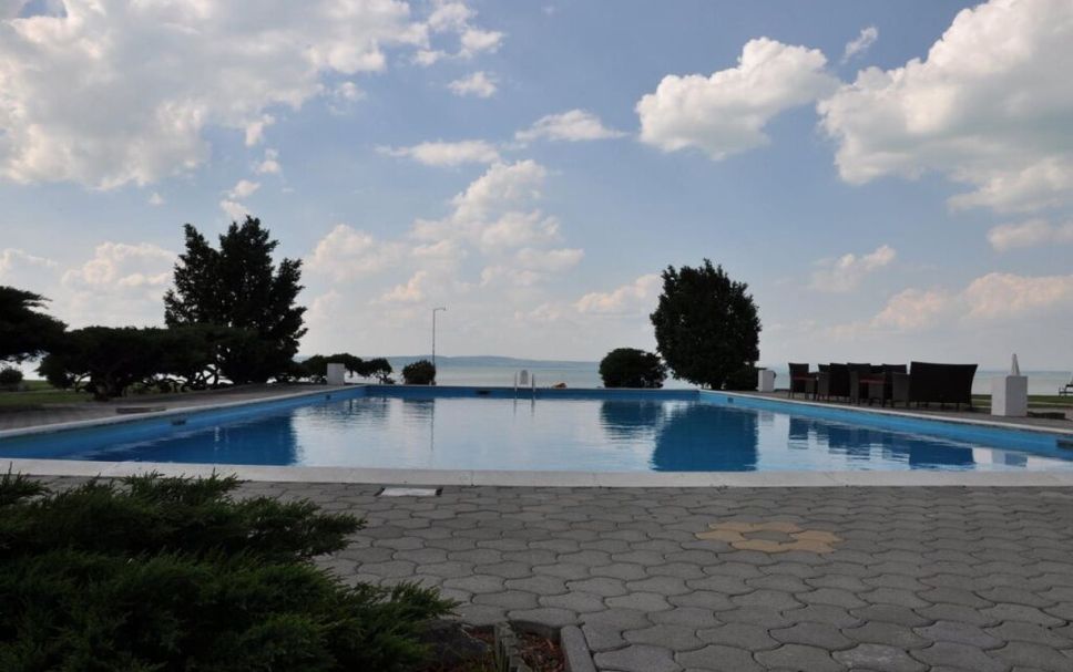 สระว่ายน้ำ รูปภาพ