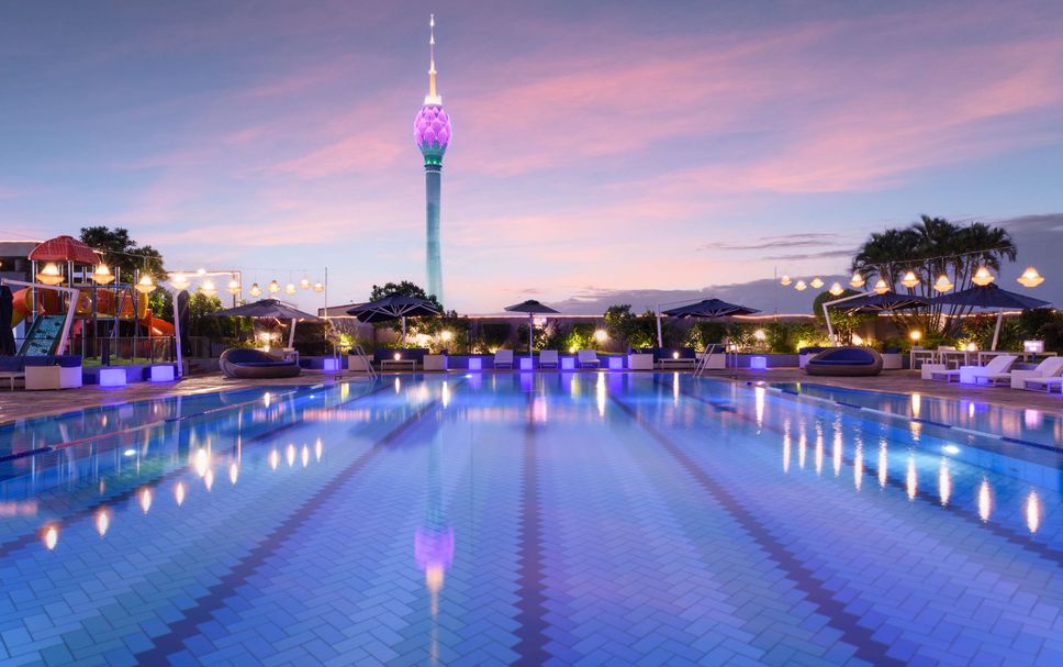 สระว่ายน้ำ รูปภาพ