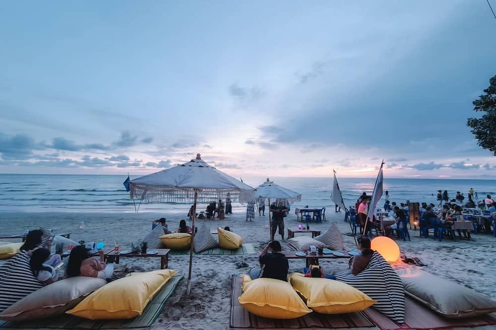 ชายหาด
