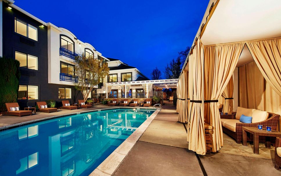 สระว่ายน้ำ รูปภาพ