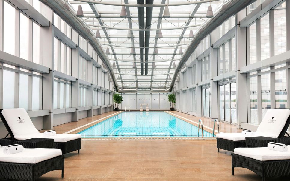 สระว่ายน้ำ รูปภาพ