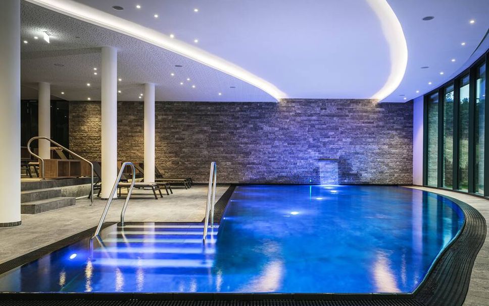 สระว่ายน้ำ รูปภาพ