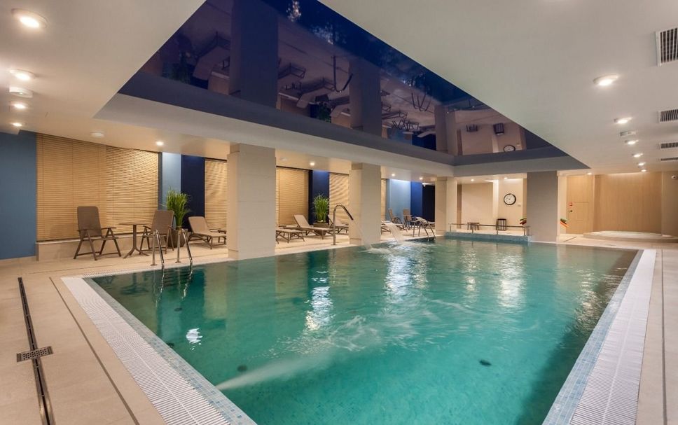 สระว่ายน้ำ รูปภาพ