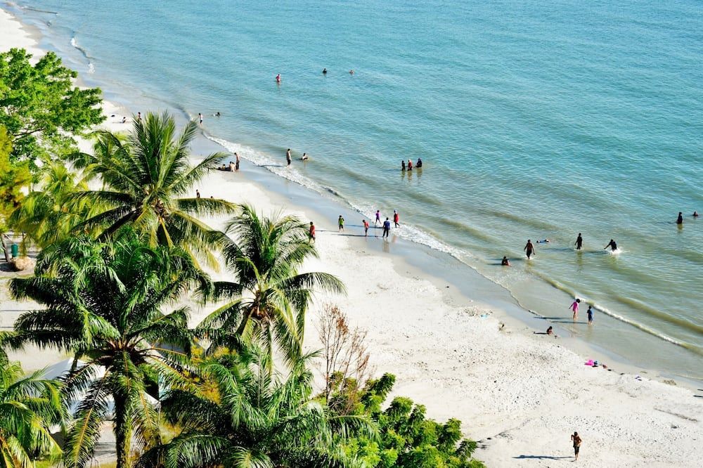 ชายหาด