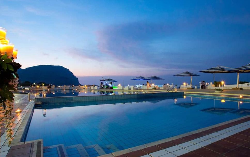 สระว่ายน้ำ รูปภาพ