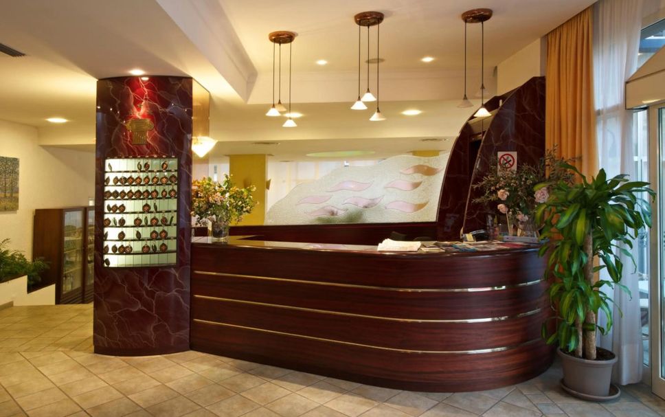 แผนกต้อนรับส่วนหน้า รูปภาพ