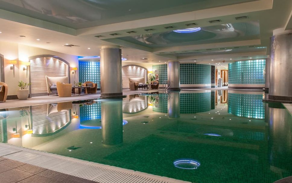 สระว่ายน้ำ รูปภาพ