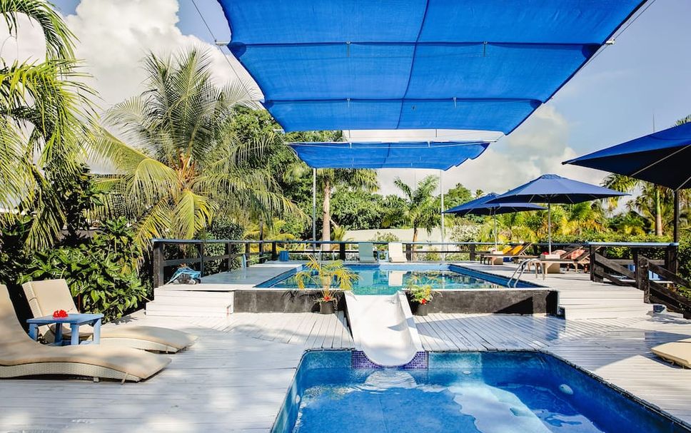 สระว่ายน้ำ รูปภาพ