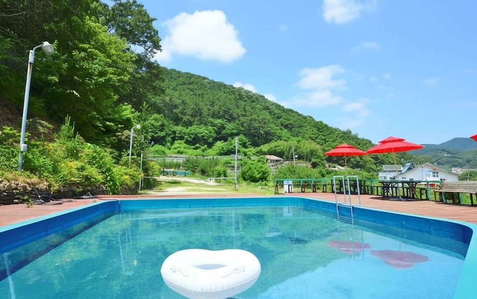 สระว่ายน้ำ รูปภาพ