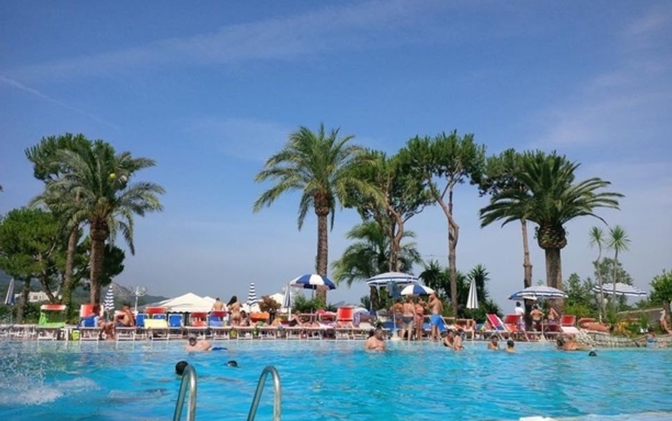 สระว่ายน้ำ รูปภาพ