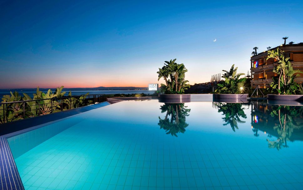 สระว่ายน้ำ รูปภาพ