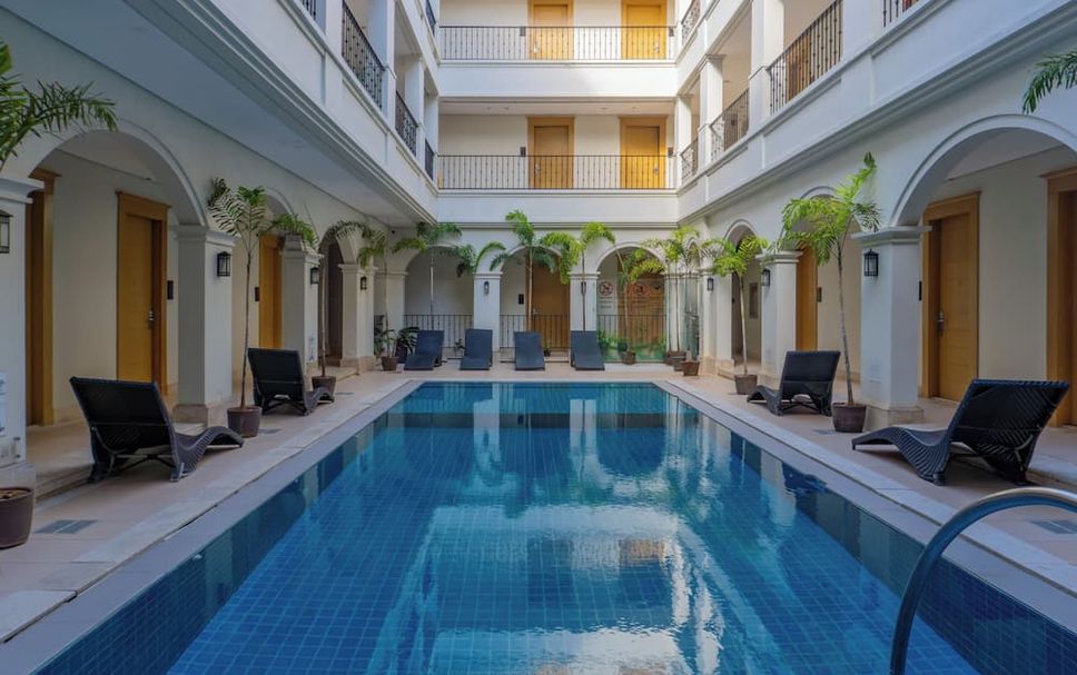 สระว่ายน้ำ รูปภาพ