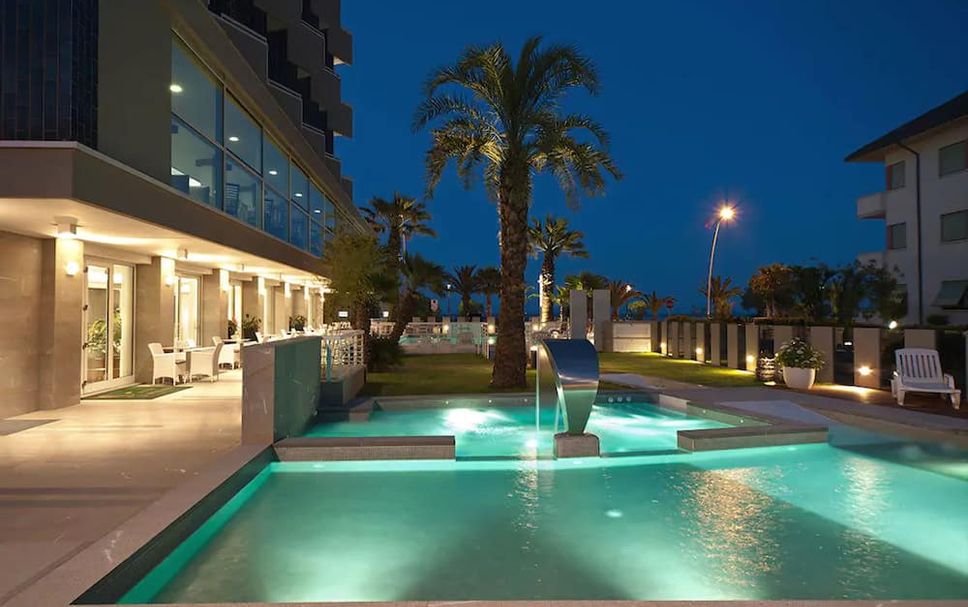 สระว่ายน้ำ รูปภาพ