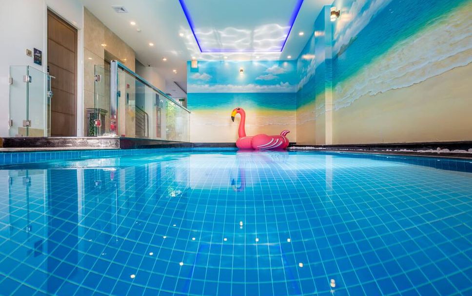 สระว่ายน้ำ รูปภาพ