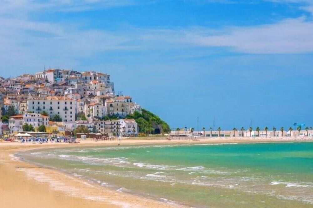 ชายหาด