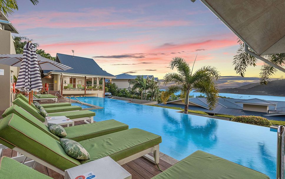 สระว่ายน้ำ รูปภาพ