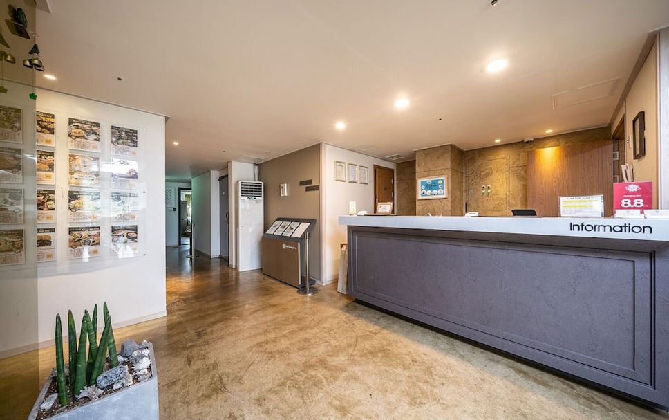 แผนกต้อนรับส่วนหน้า รูปภาพ