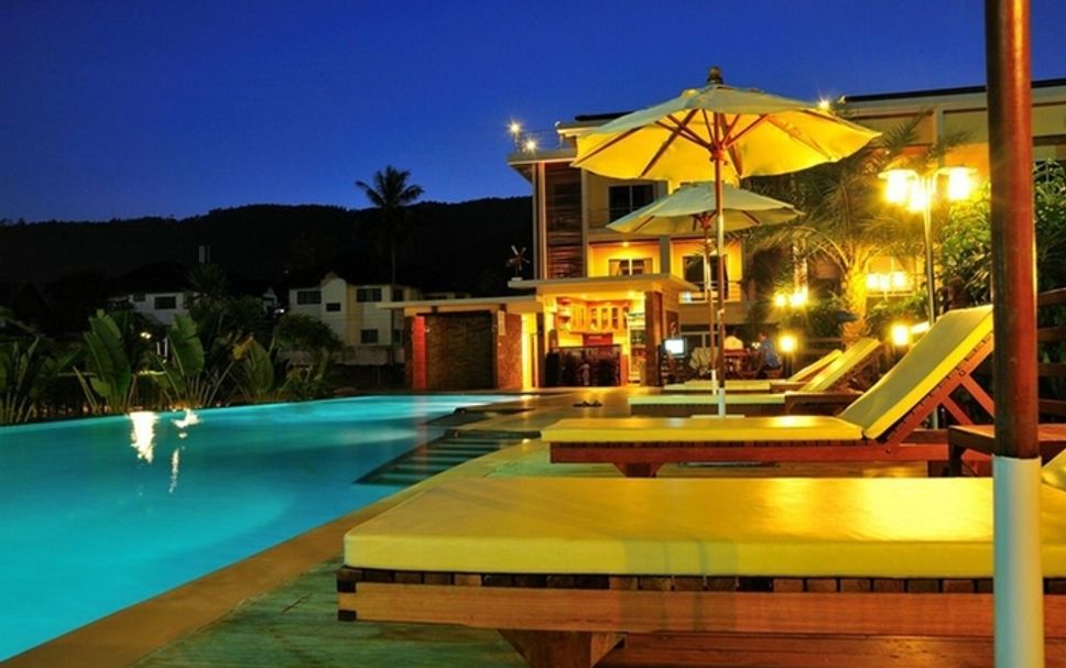 สระว่ายน้ำ รูปภาพ