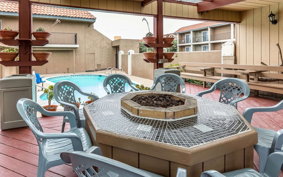 สระว่ายน้ำ รูปภาพ