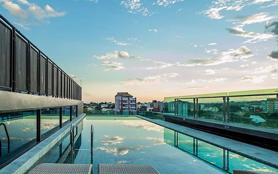 สระว่ายน้ำ รูปภาพ