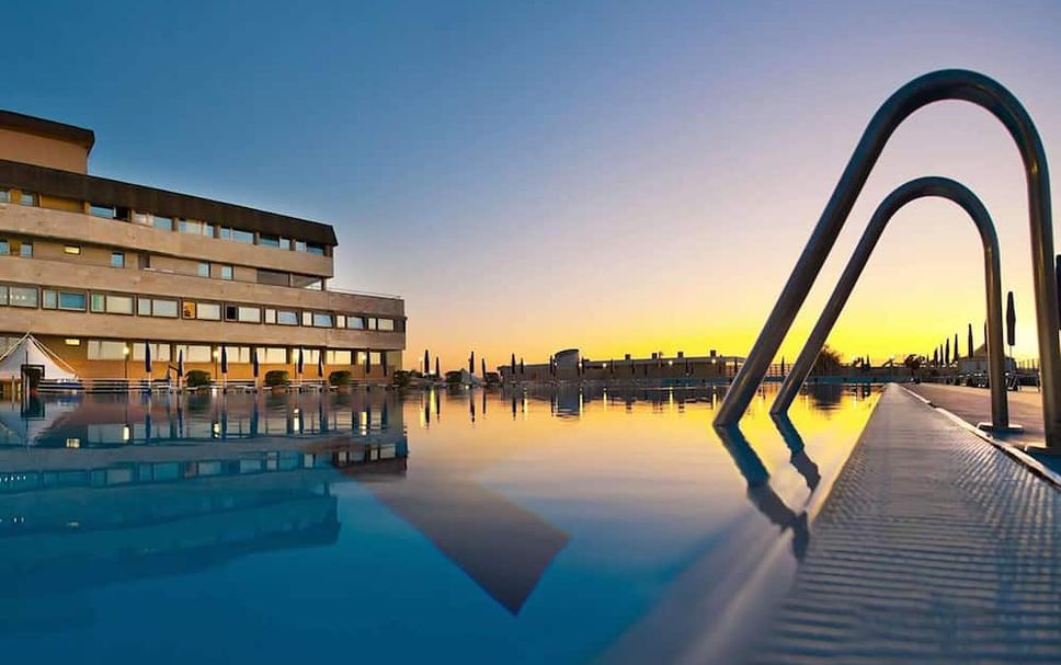 สระว่ายน้ำ รูปภาพ