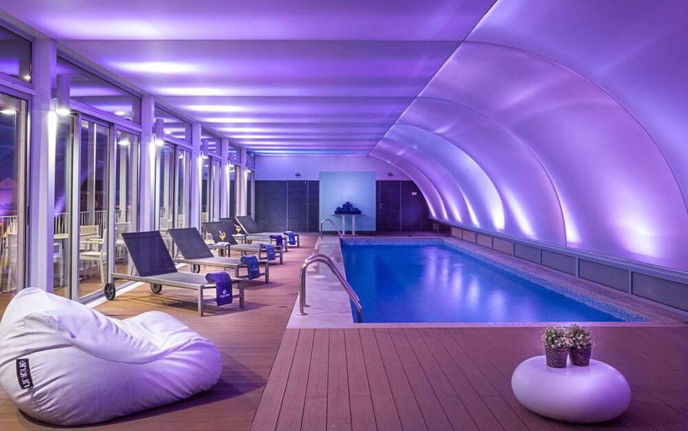 สระว่ายน้ำ รูปภาพ