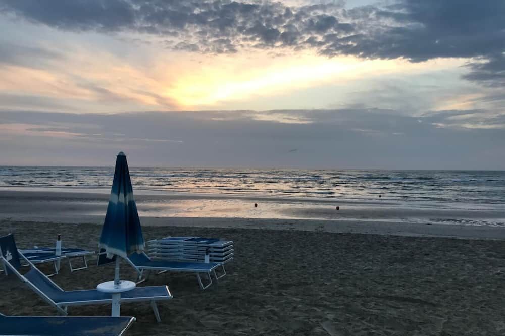 ชายหาด