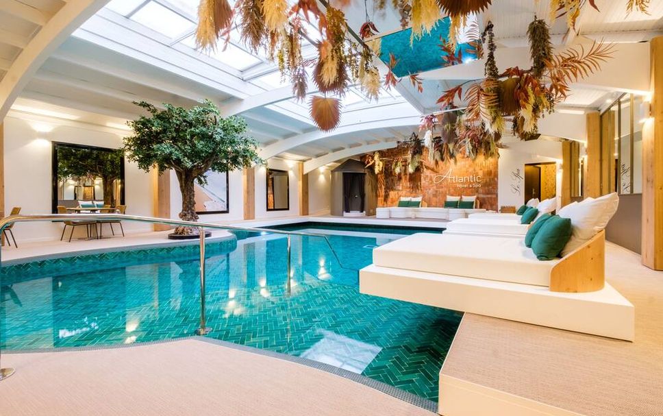 สระว่ายน้ำ รูปภาพ