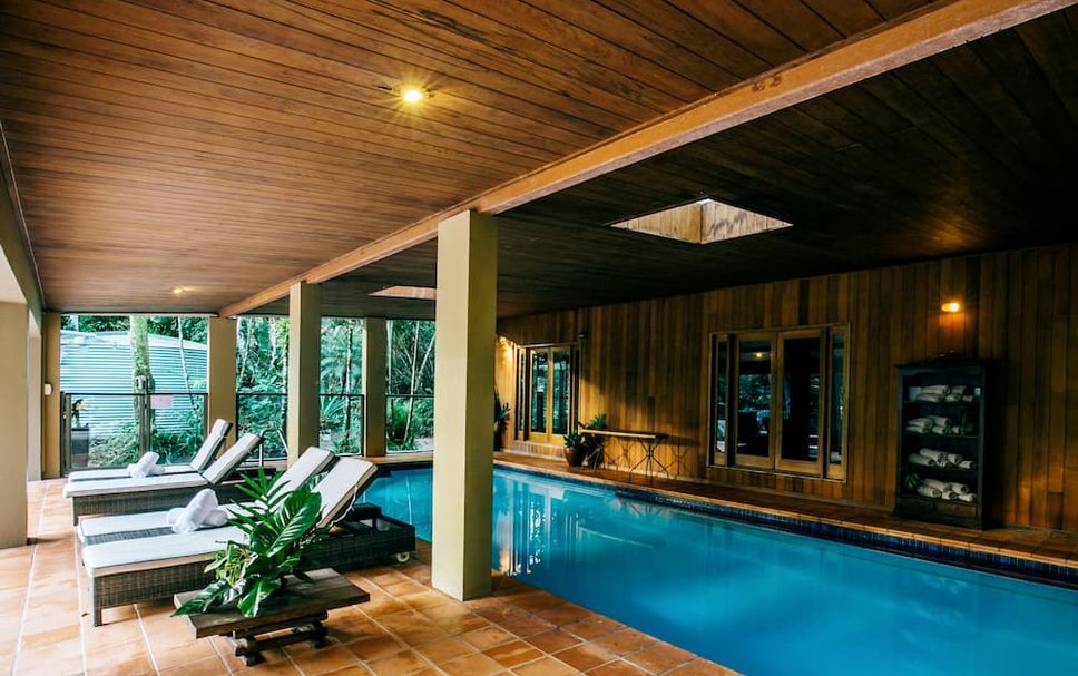 สระว่ายน้ำ รูปภาพ