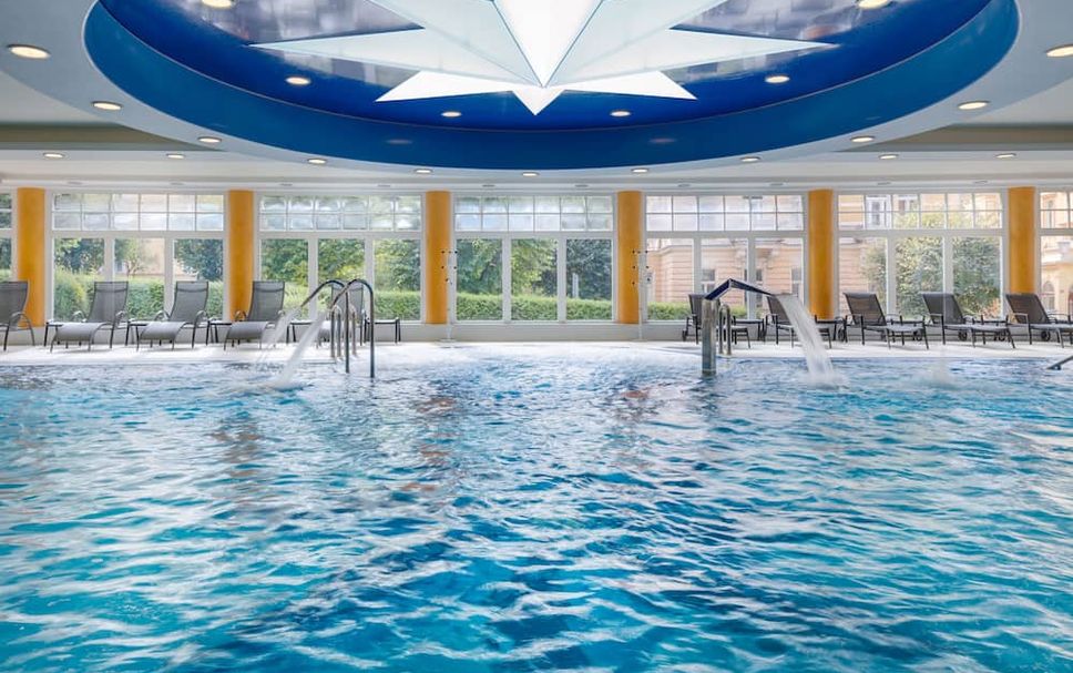 สระว่ายน้ำ รูปภาพ