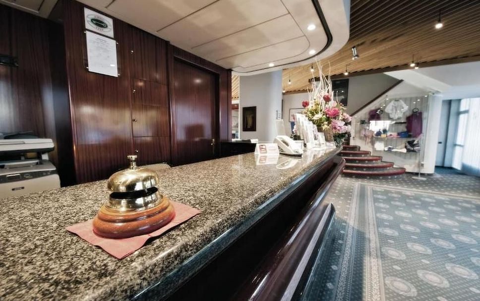 แผนกต้อนรับส่วนหน้า รูปภาพ